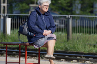 Uwaga seniorzy! Podwyżka renty wdowiej może obniżyć coroczny dodatek