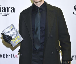 Markowska przytulała męża, Ostałowska zaskoczyła sylwetką, Ścibakówna błyszczała na premierze biografii Rewińskiego