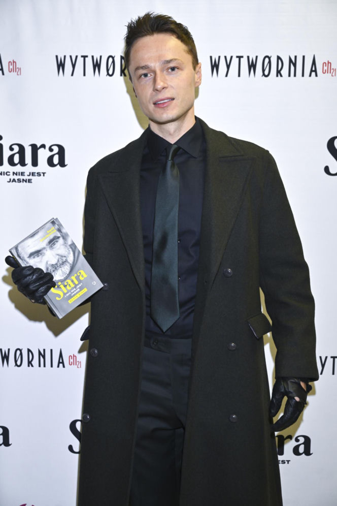 Markowska przytulała męża, Ostałowska zaskoczyła sylwetką, Ścibakówna błyszczała na premierze biografii Rewińskiego