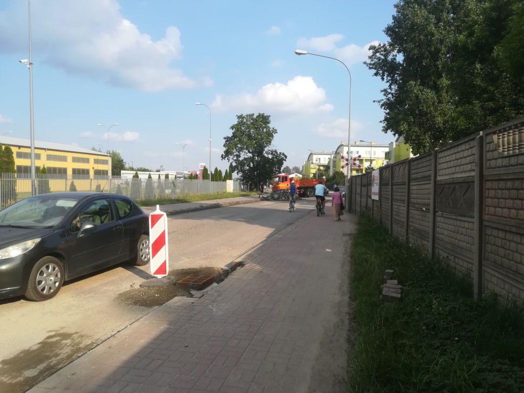 Zobacz, jak przebiega remont drugiego odcinka ul. Składowej w Siedlcach. Czy kierowcy stosują się do oznakowania?