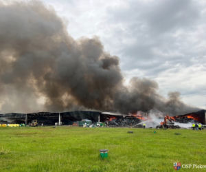 Pożar składowiska odpadów w Promniku (gm. Strawczyn)