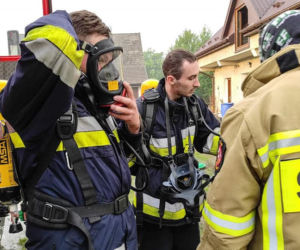 Kłęby gęstego dymu nad Przyborowem. Jedna osoba poszkodowana w pożarze