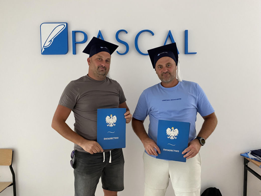Wakacyjny patrol Eska Summer City w olsztyńskim oddziale Szkoły Policealnej Pascal