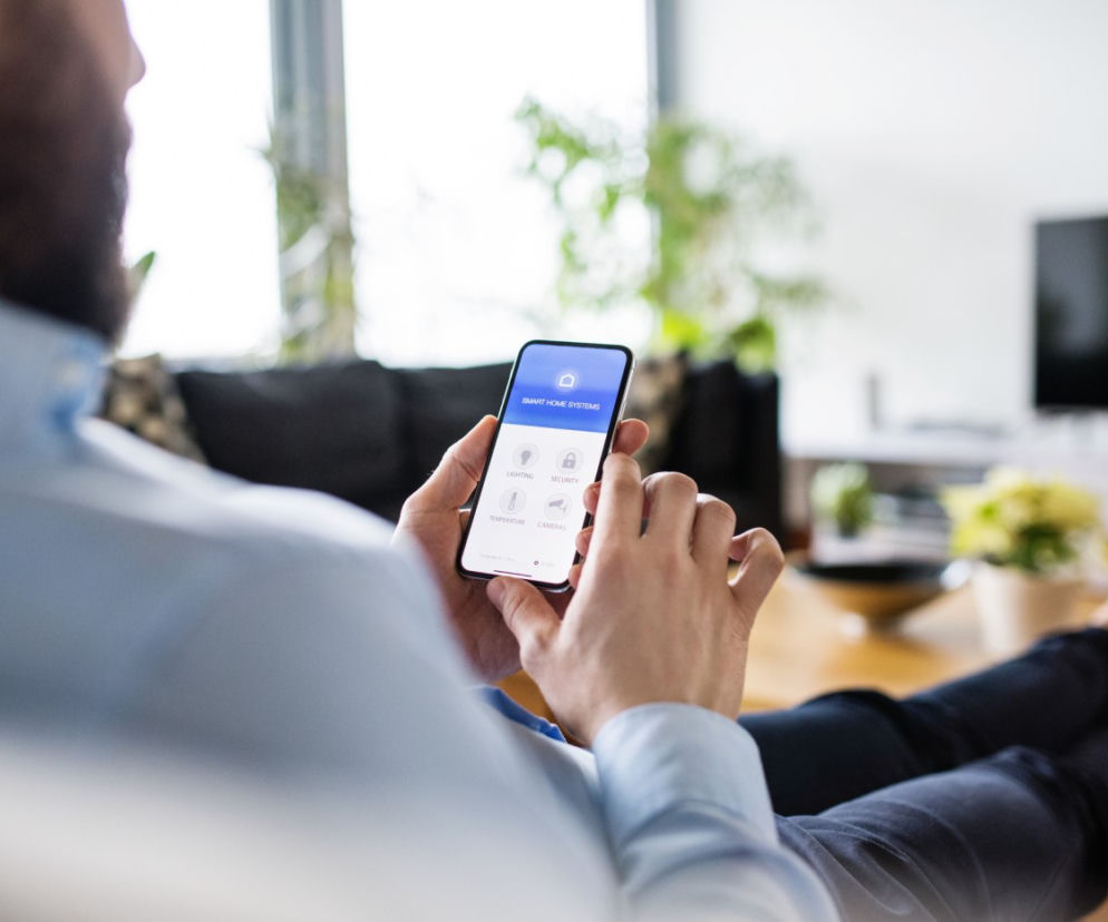 Smart home. Sterowanie oświetleniem, osłonami okiennymi i ogrzewaniem