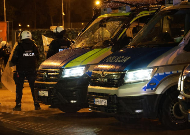 Pseudokibice szykowali się do ustawki. Pomylili policjantów z rywalami