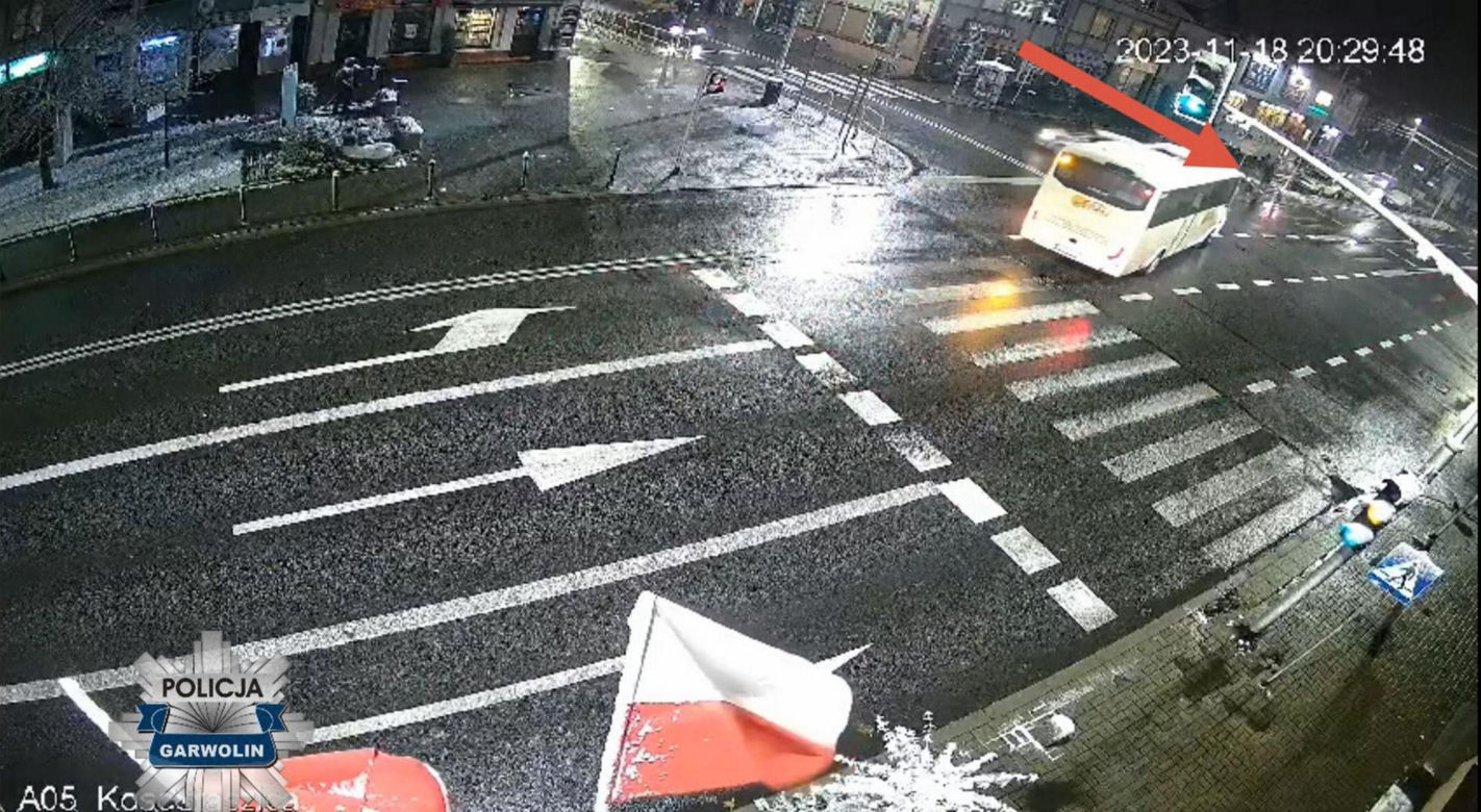 Zmiótł pieszego na pasach w Garwolinie. Obaj mieli zielone! 