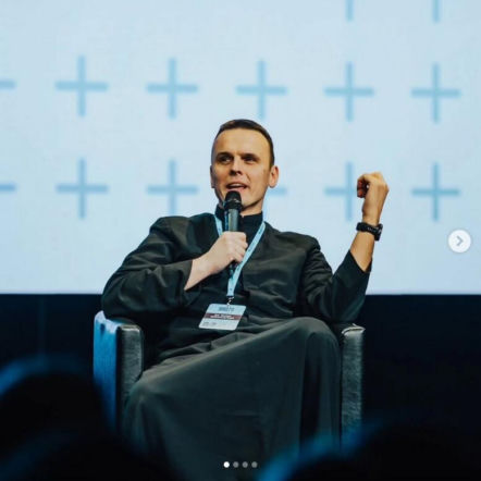 TVN przesadził? Ksiądz w programie o zdradzie i manipulacji