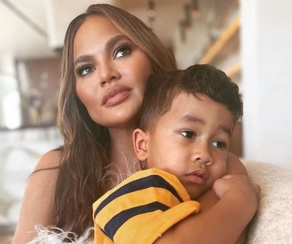 Chrissy Teigen: Nie pytaj, czy jestem w ciąży