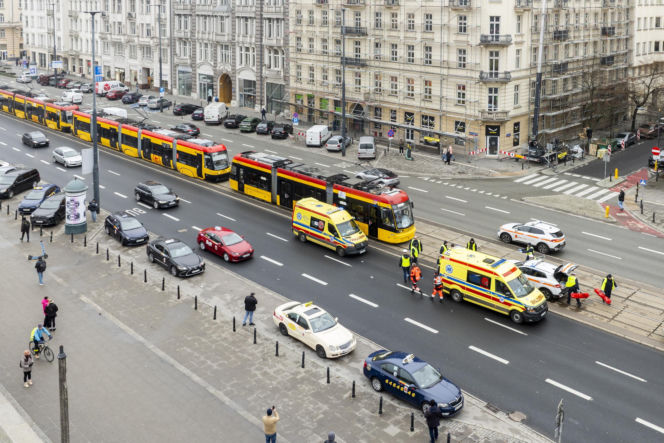 Potrącenie pieszego przez tramwaj w Warszawie
