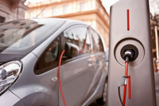 Raty za elektryki w górę. Nieopłacalny leasing?