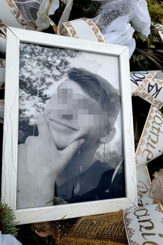 Staw, w którym dwa tygodnie temu utonęło trzech młodych mężczyzn, ratowali psa