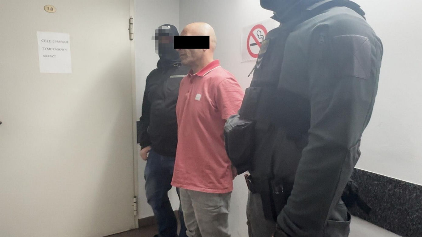 Siedem osób zatrzymanych za posiadanie broni. Wśród nich "wor w zakonie". Przyjechał do Polski wykonać zlecenie