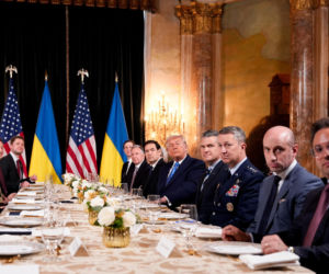 Trump wyrzucił dziennikarzy z sali. „Zabierz ich i daj im obiad!”