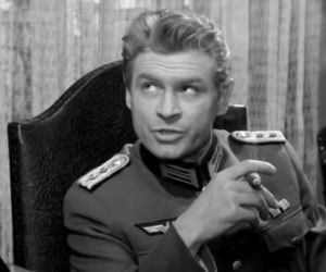 Hans Kloss nigdy nie powiedział tego Brunnerowi. Legendę kultowego cytatu stworzył Stanisław Bareja