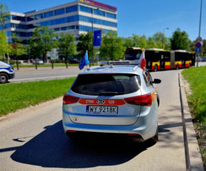 Motocyklista zderzył się z autobusem miejskim na Łopuszańskiej