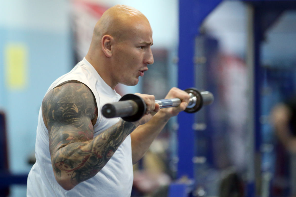 Artur Szpilka na ulicy