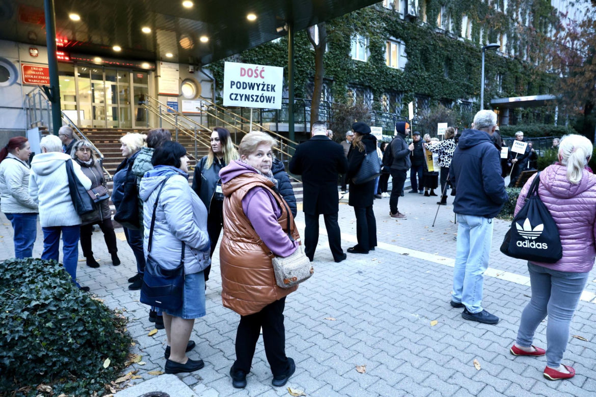 Seniorzy wylądują na ulicy? Lokatorzy protestują przeciwko podwyższeniu czynszu