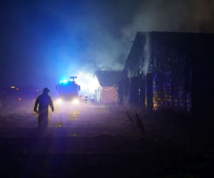 Krzywiec. Pożar kompleksu kurników. Padło 20 tys. sztuk perliczek