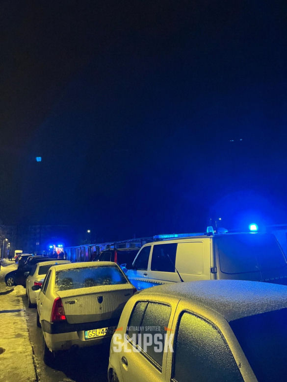 Dwa dni przed tragedią pozowali razem do zdjęcia. Dziś w mieszkaniu przy Bałtyckiej 3 nadal pracują śledczy