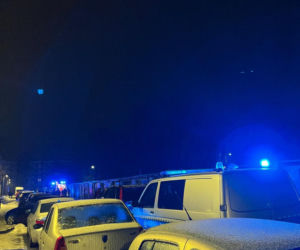 Dwa dni przed tragedią pozowali razem do zdjęcia. Dziś w mieszkaniu przy Bałtyckiej 3 nadal pracują śledczy