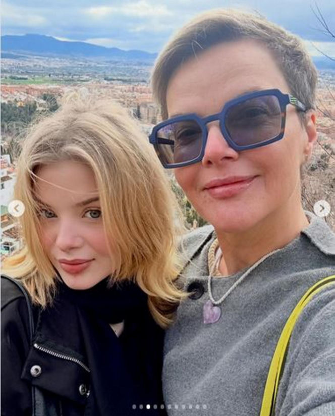 Monika Richardson podzieli się z mężem dziećmi na święta.