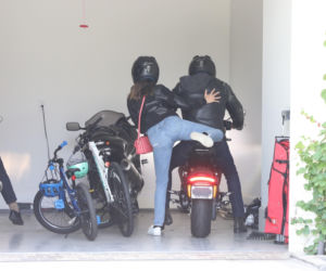 Ben Affleck i Ana de Armas na Harleyu