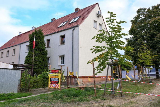 Uszkodzona kamienica przy ul. Hożej w Szczecinie