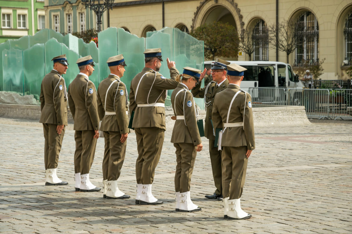 Masz te objawy? Możesz uniknąć wojska. Nowe zasady kwalifikacji zaskakują