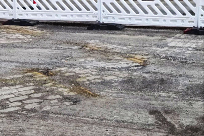 Przedwojenne torowisko tramwajowe na ul. Emilii Plater