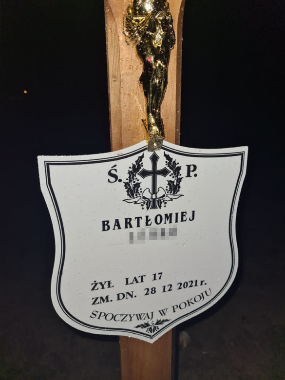 Grób Bartłomieja, który zginął, wracając ze świątecznej imprezy