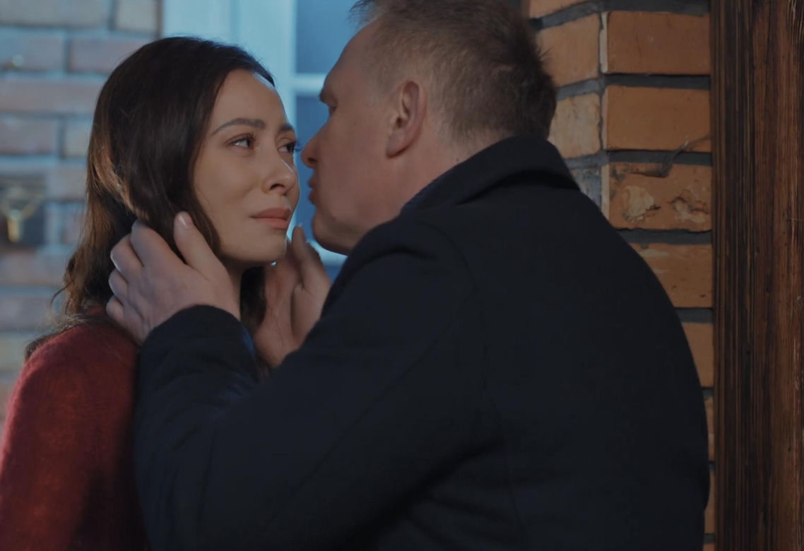 M jak miłość. Joanna (Dominika Sakowicz), Artur (Robert Moskwa)