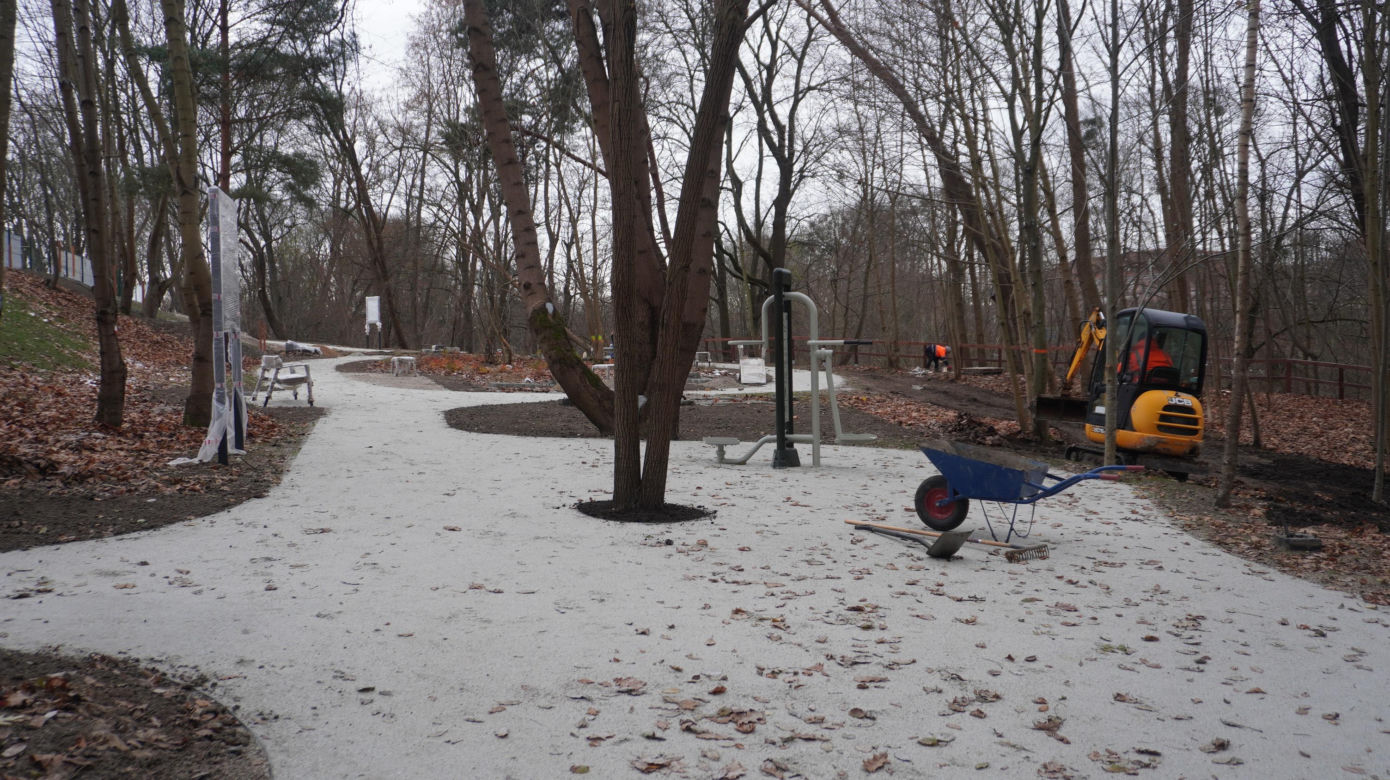 Nowe miejsce rekreacji nad Łyną coraz bliżej. Trwają prace wykończeniowe Ekotarasu w Olsztynie [ZDJĘCIA]