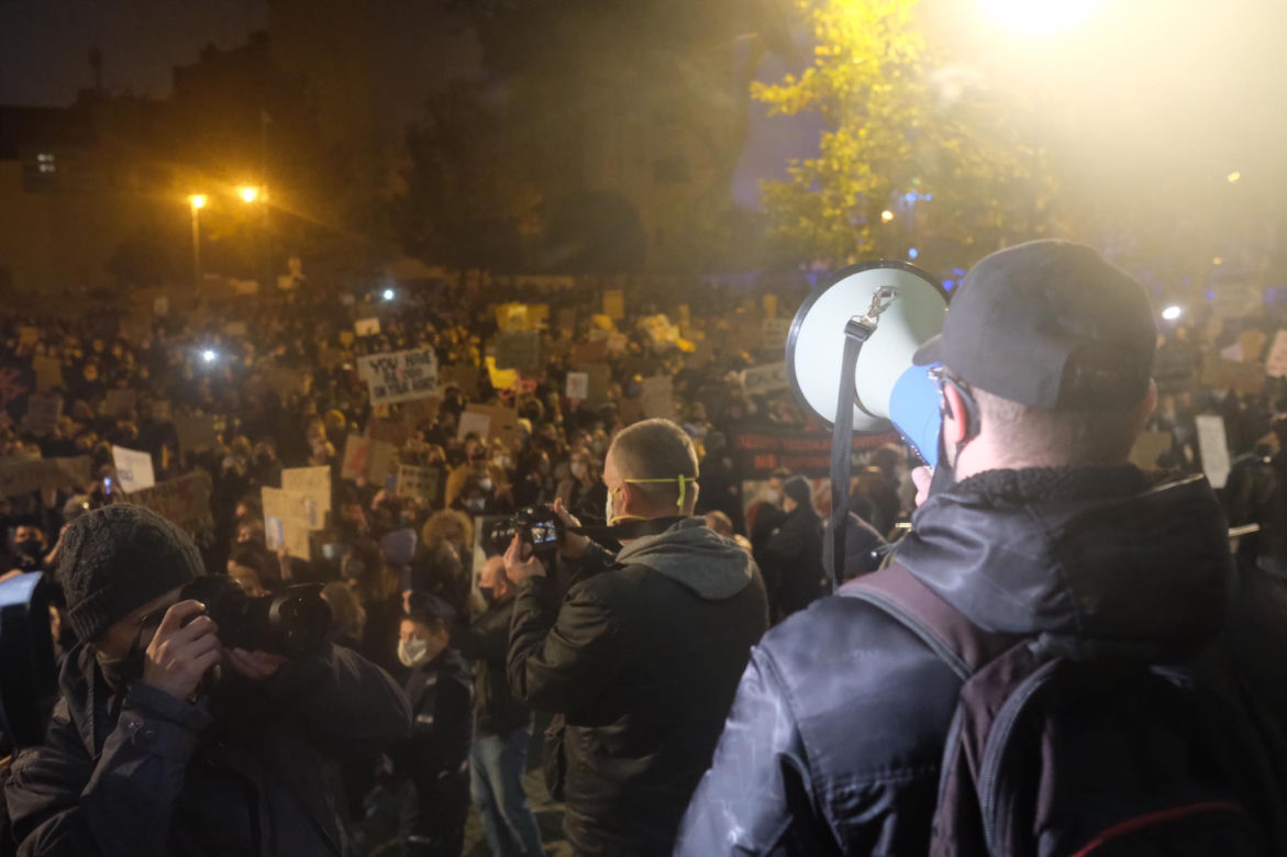 Strajk kobiet w Katowicach. Policja użyła gazu. Są zatrzymania [ZDJĘCIA]