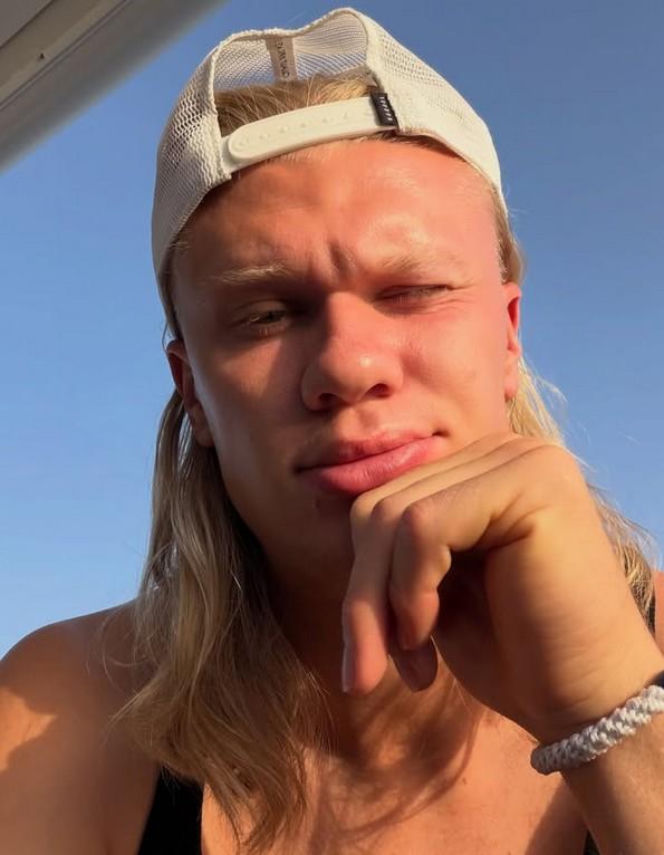 Erling Haaland i jego dziewczyna Isabel na wakacjach