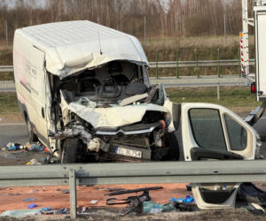 Wypadek na S17. Dwie osoby w szpitalu, jedna zginęła