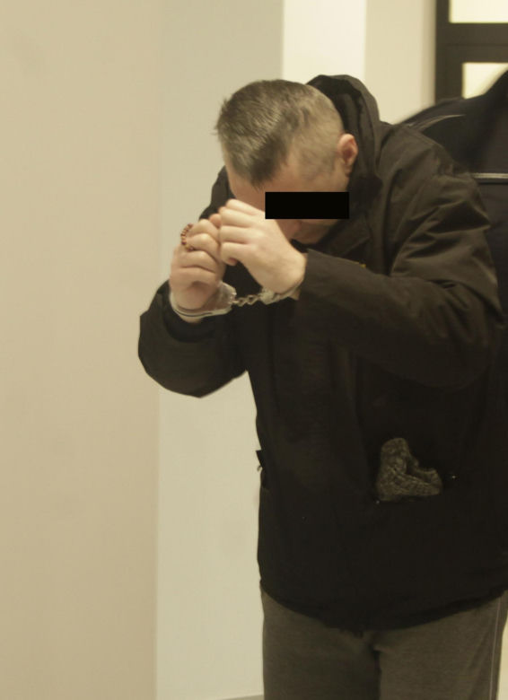 Zaatakował nożem komorniczkę, kobieta nie miała szans. Matka zabójcy zabrała głos: „przepraszam za mojego syna”