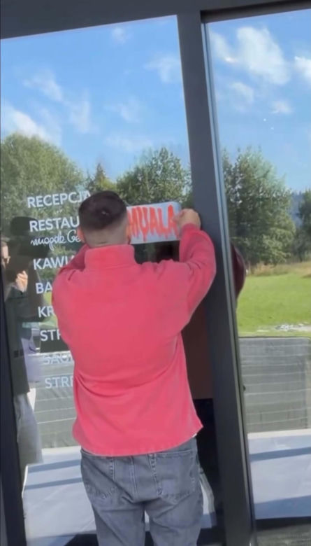 Książulo przyznał Gessler naklejkę MUALA