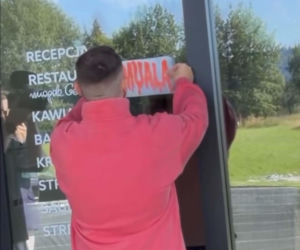 Książulo przyznał Gessler naklejkę MUALA