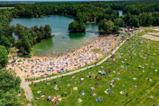 Lazurowa woda i piaszczyste plaże. Oto najpiękniejsze kąpieliska