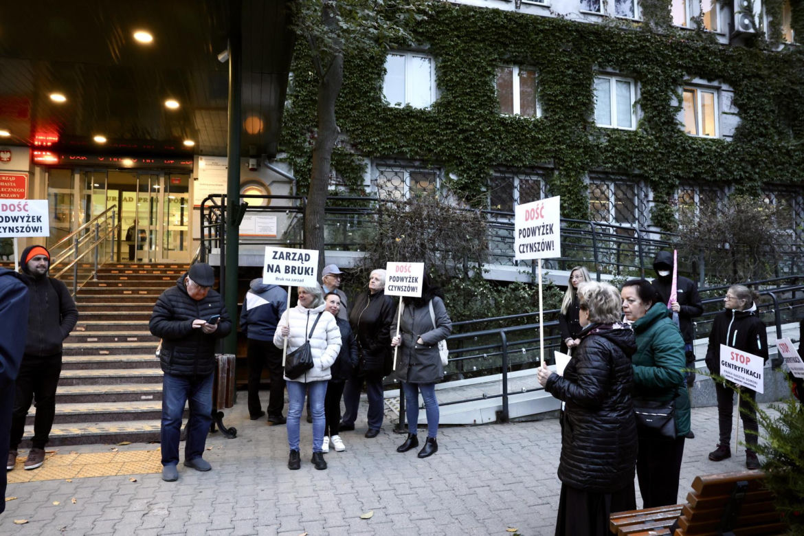 Seniorzy wylądują na ulicy? Lokatorzy protestują przeciwko podwyższeniu czynszu