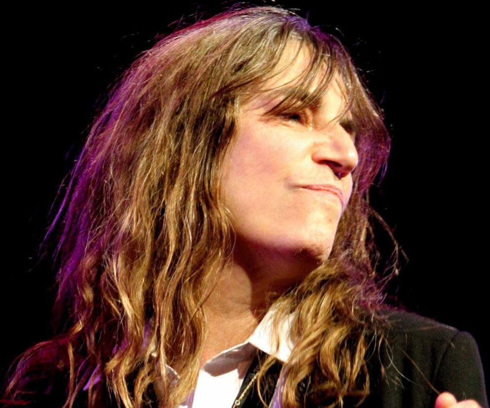 Patti Smith na scenie z zaciśniętymi ustami. O jej podziwie dla Jana Pawła II przeczytasz na EskaRock.