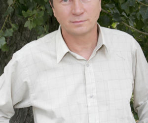 Piotr Cyrwus kiedyś i dziś. Tak przez lata zmieniał się aktor znany z roli Ryśka w Klanie