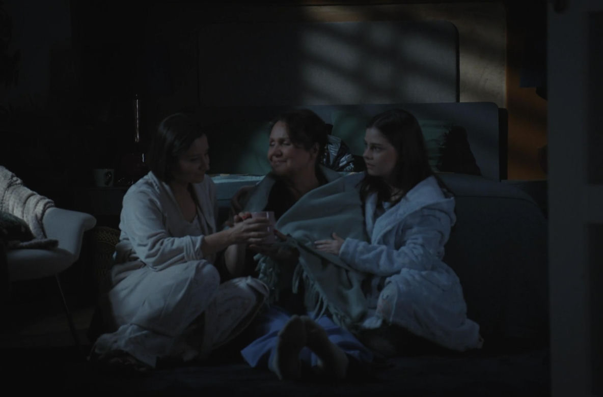 M jak miłość, odcinek 1947. Agnes (Amanda Mincewicz), Marysia (Małgorzata Pieńkowska), Basia (Karina Woźniak)