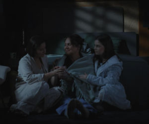 M jak miłość, odcinek 1947. Agnes (Amanda Mincewicz), Marysia (Małgorzata Pieńkowska), Basia (Karina Woźniak)
