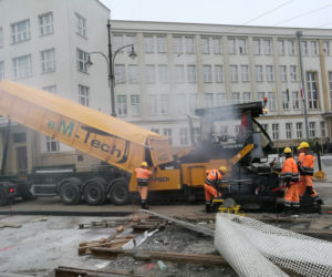 Piątek na placu budowy w centrum Torunia