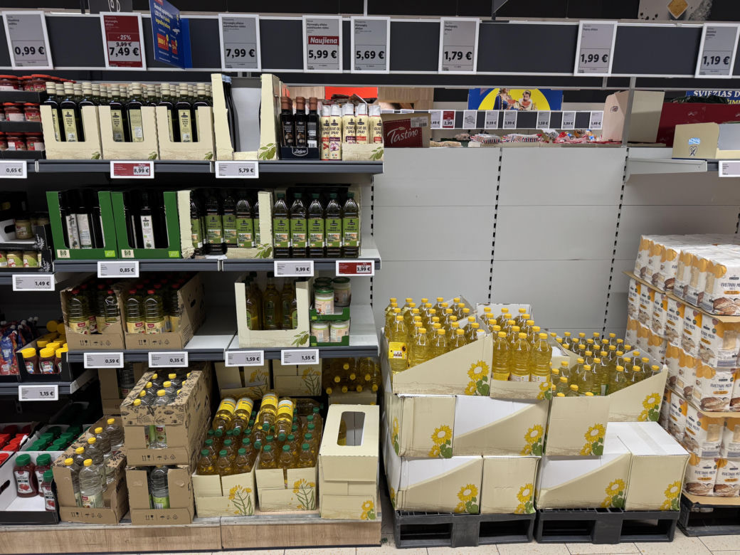Najtańszy litr oleju to na Litwie wydatek 1,55 euro (6,58 zł)