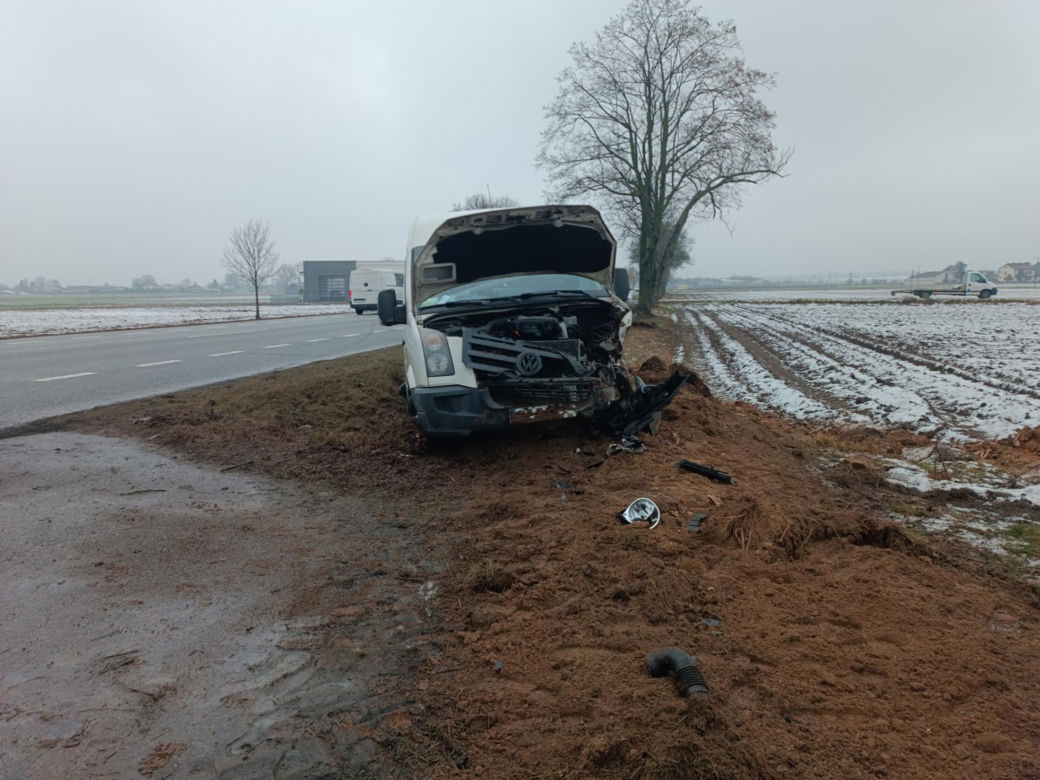 Kraksa pod Siedlcami! Zajechała drogę, bo się zagadała