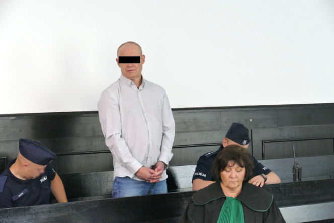 Złapał za nóż i sześć razy dźgnął Tomka