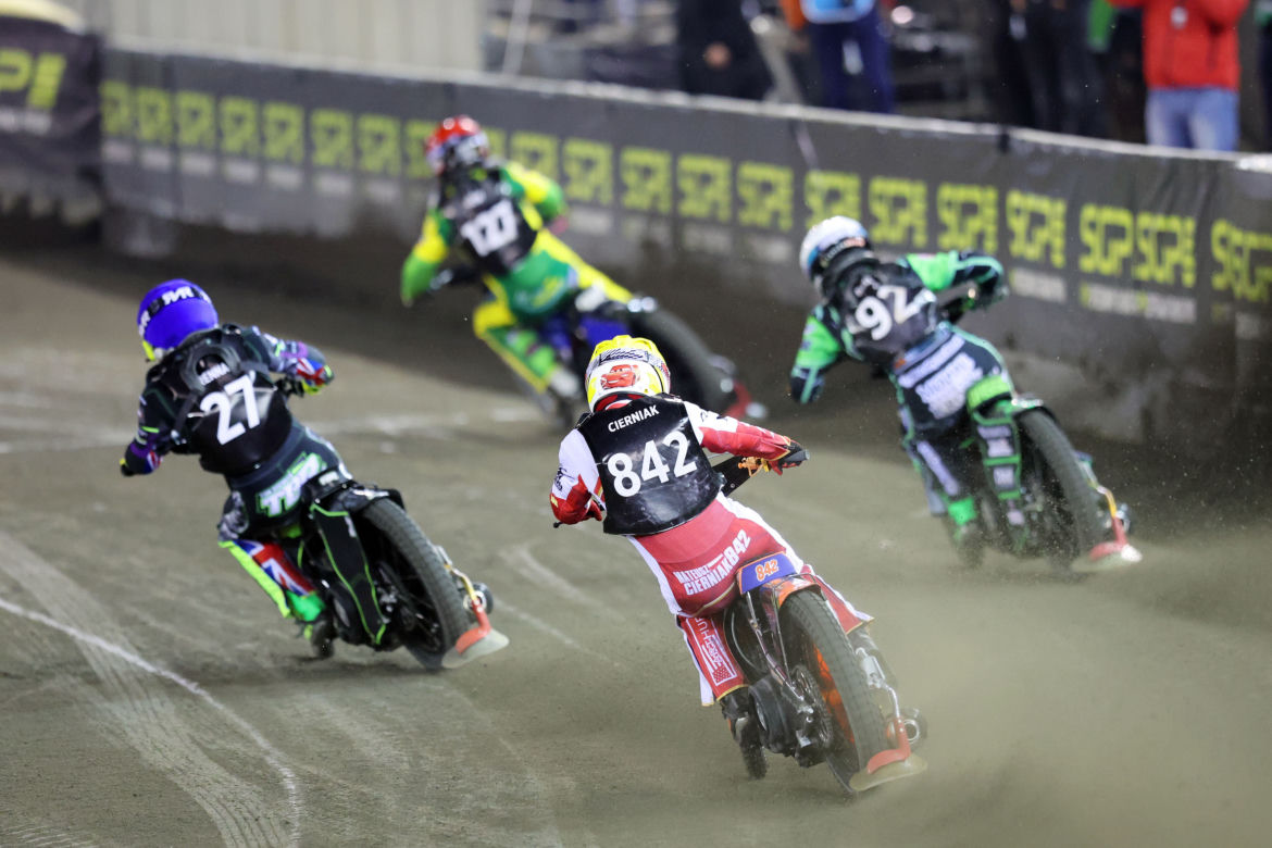 Mateusz Cierniak mistrzem świata juniorów. Polska noc w Toruniu. Galeria zdjęć z SGP2 na Motoarenie
