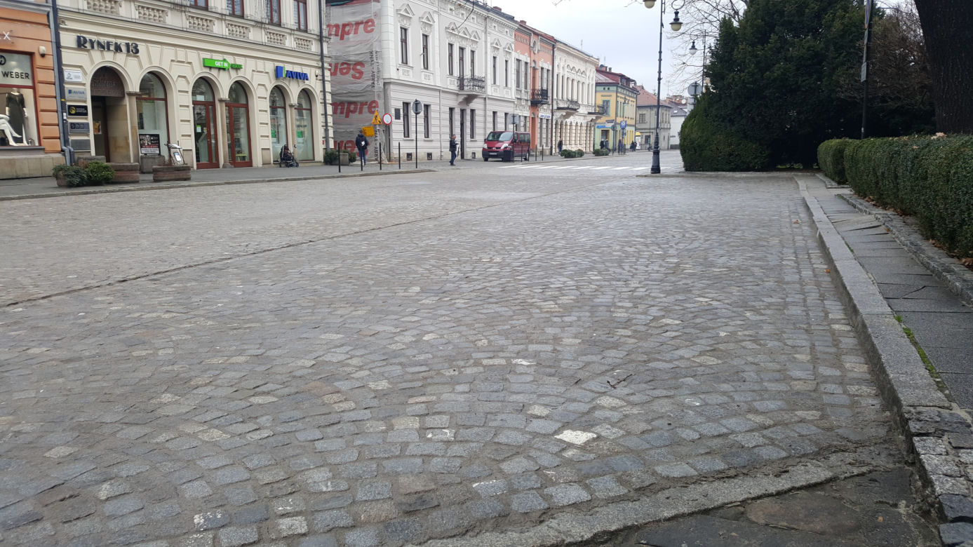 Nowy Sącz: Remont rynku skończony. Nie będzie można tam parkować?